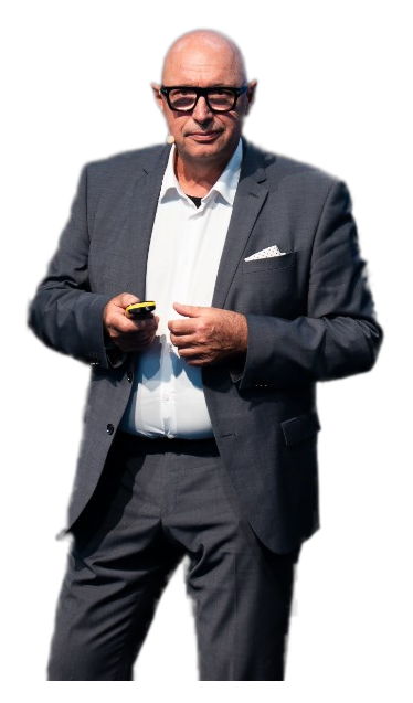 Uwe Scherf presenting on stage